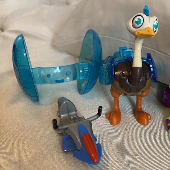 Disney Miles From Tomorrowland Playset - Picture 3 of 3